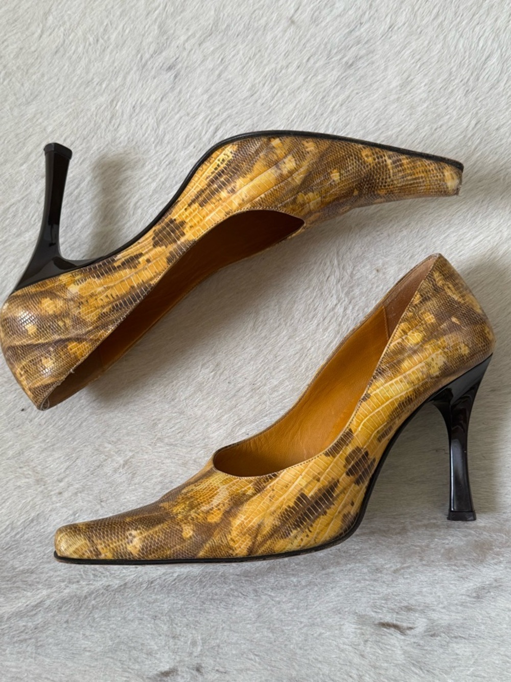 Sofia Made in Italy Rare Italian Snakeskin Heels Pointed Toe Statement Pumps